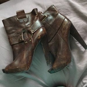 High heel booties peep toe